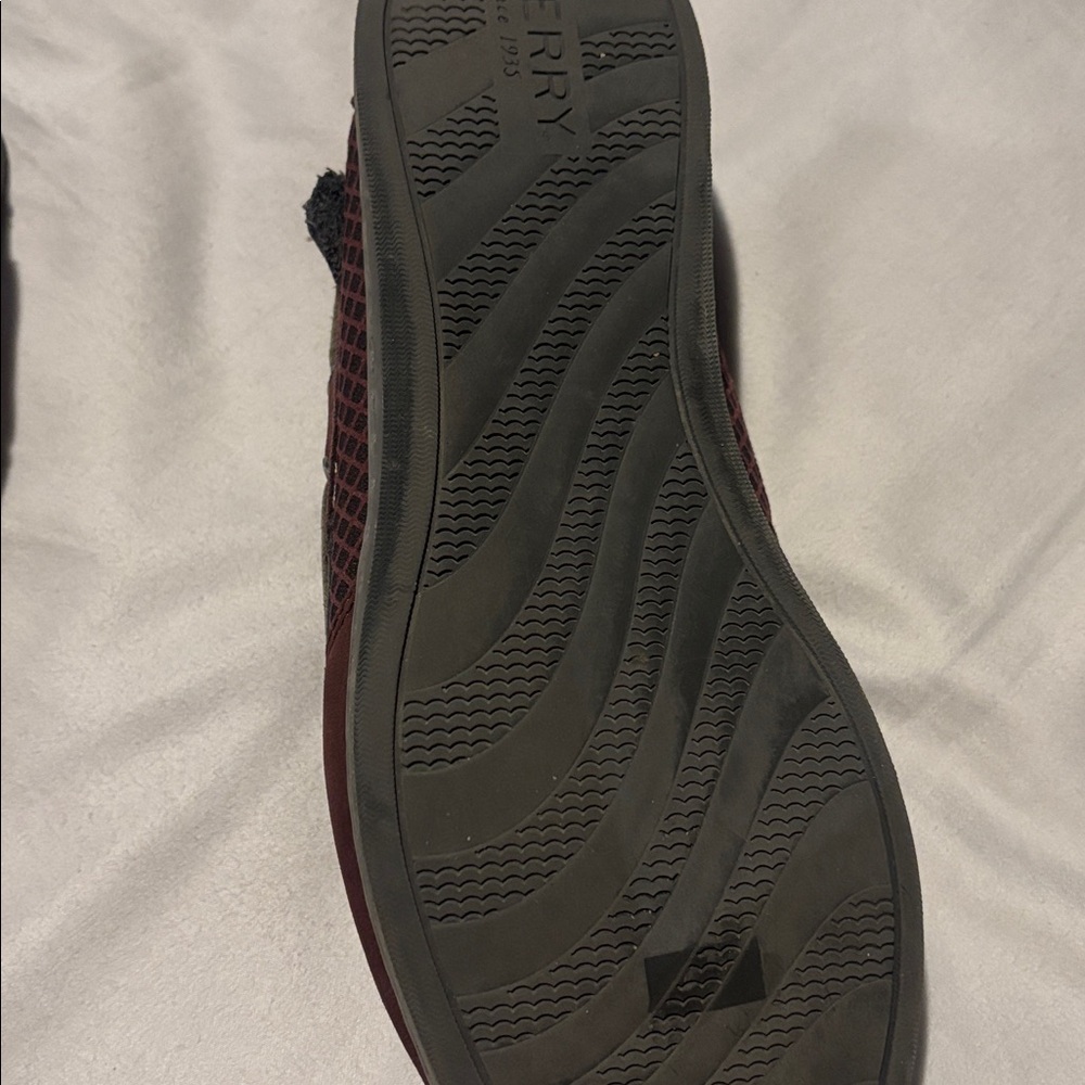 Sperry women’s Deep Burgundy Leather Boat Shoes - Picture 4 of 4